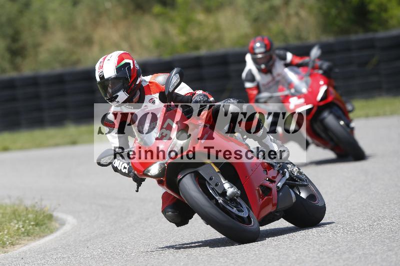 /27 12.06.2025 Ducati Schweiz Trackday Warmup  ADR/gruen-vert/37